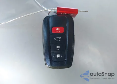 2022 Toyota Highlander Xle z USA, uszkodzony, nr VIN 5TDGZRBH9NS582955